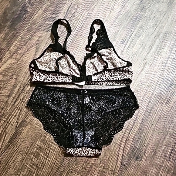 Victoria's secret pink no wire bra.S with matching panties Small - Picture 5 of 5